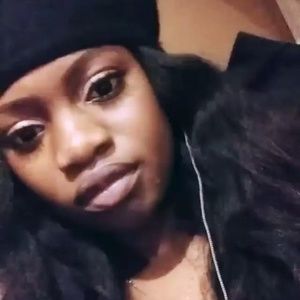 Meet your Posher, Devyn